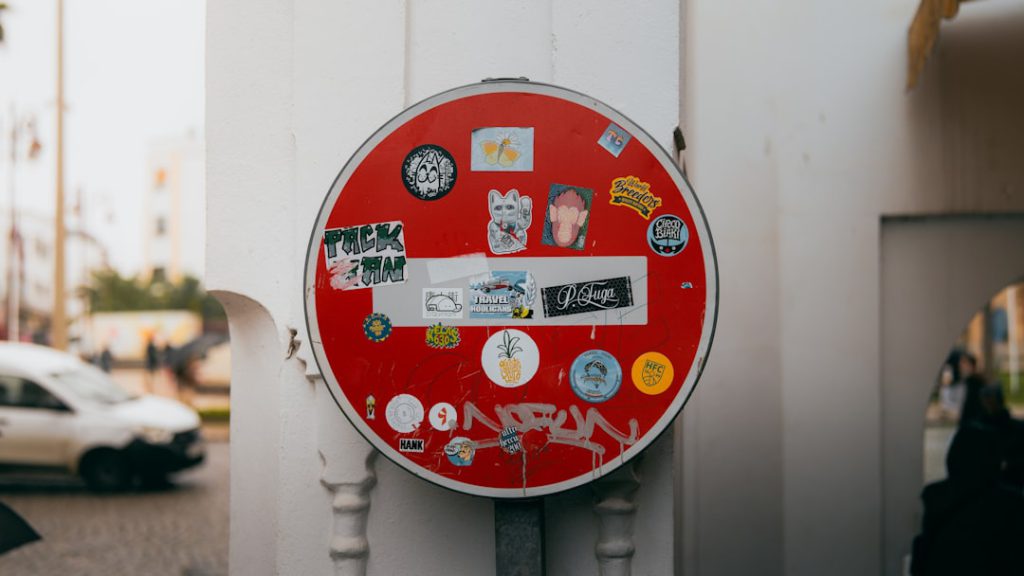 קידום מכירות אמנות בגוגל ובפייסבוק – בשארה וסאם על אסטרטגיות דיגיטליות פשוטות